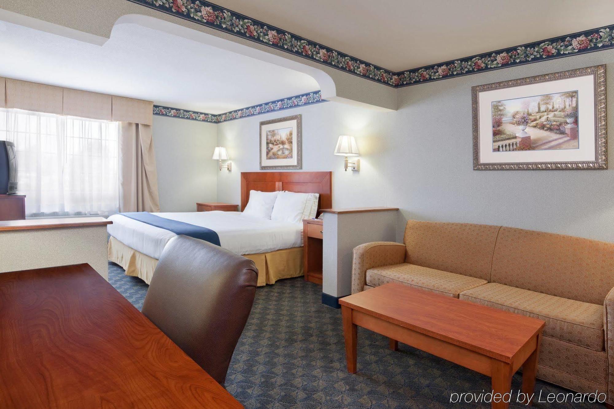 Comfort Inn & Suites Napoleon Habitación foto